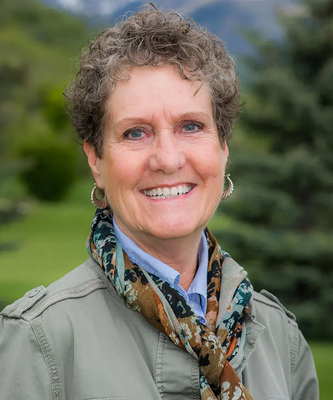 Portrait of Sally Roberts, Associate Broker